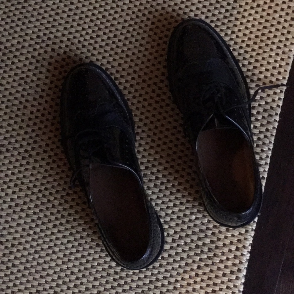 Shoes - Picture 2 of 6